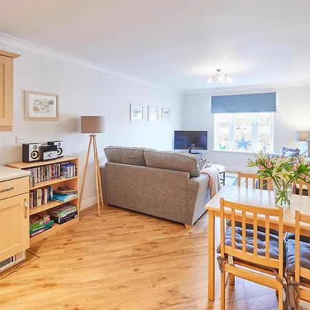 Host & - Harbour View