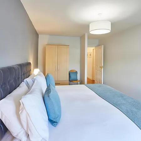 Host & - Harbour View Apartment Whitby