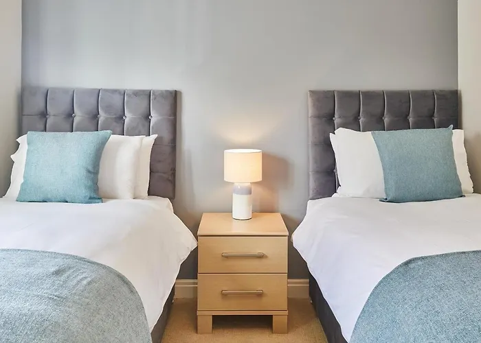 Host & - Harbour View