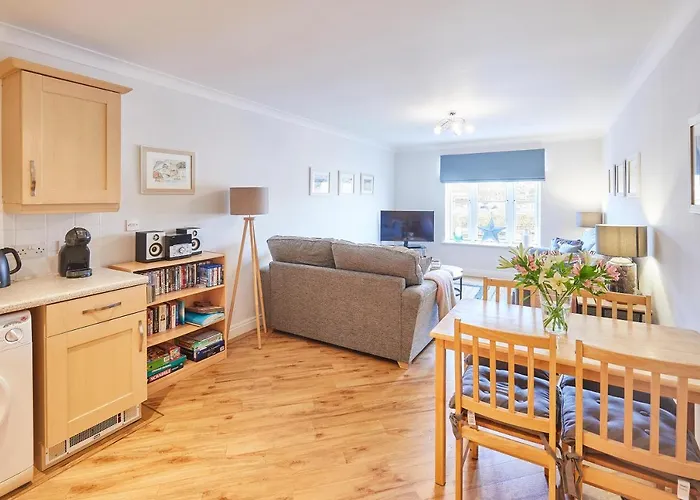 Host & - Harbour View