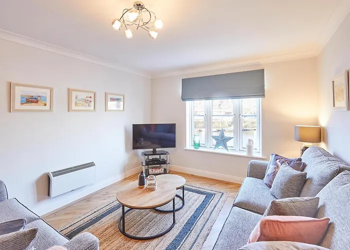 Host & - Harbour View *